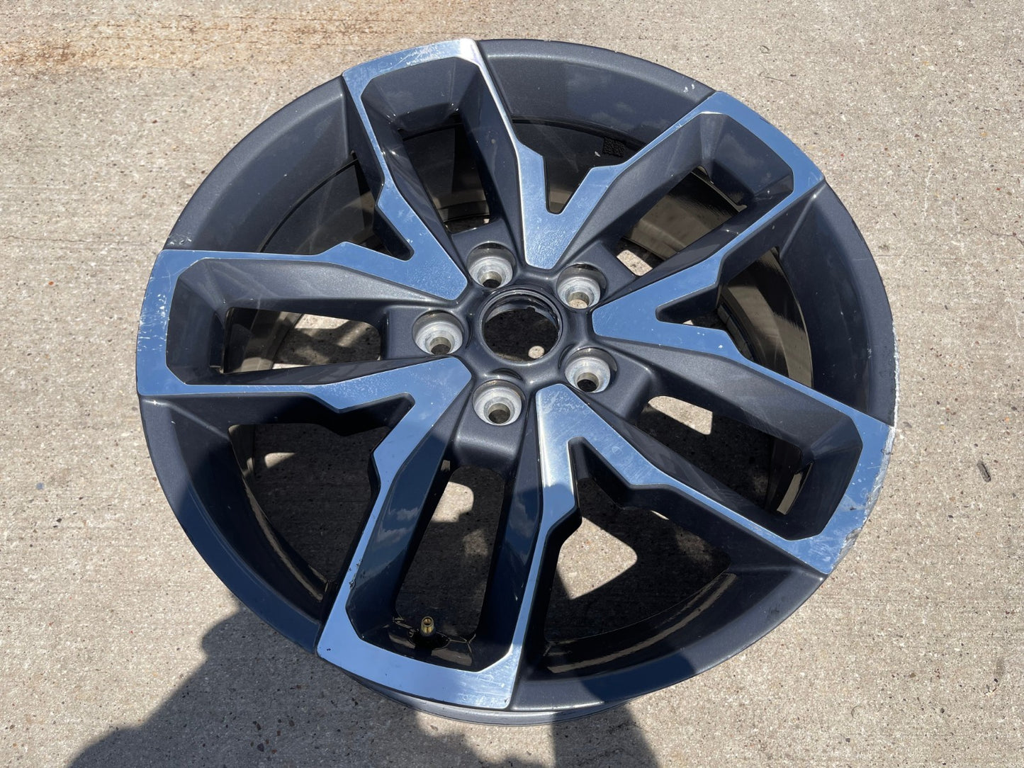 (1) 20" Jeep Wrangler Rubicon 4XE OEM 04755613AA wheel rim Gladiator 2024 2025