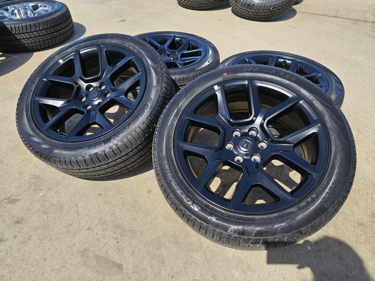 22" Dodge Ram 1500 OEM LIMITED Laramie 2725 2684 wheels rims black 2024 2025 NEW