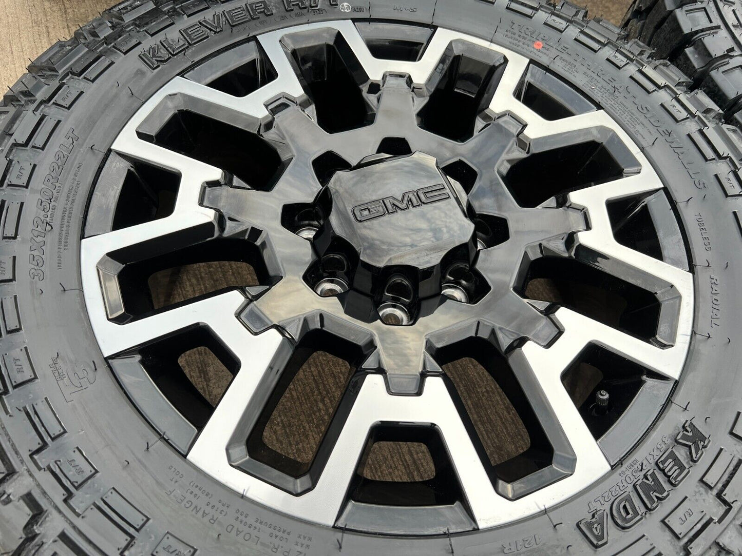 22" Chevy Silverado GMC Sierra 2500 OEM wheels rims 2024 2025 NEW R/T 35" tires