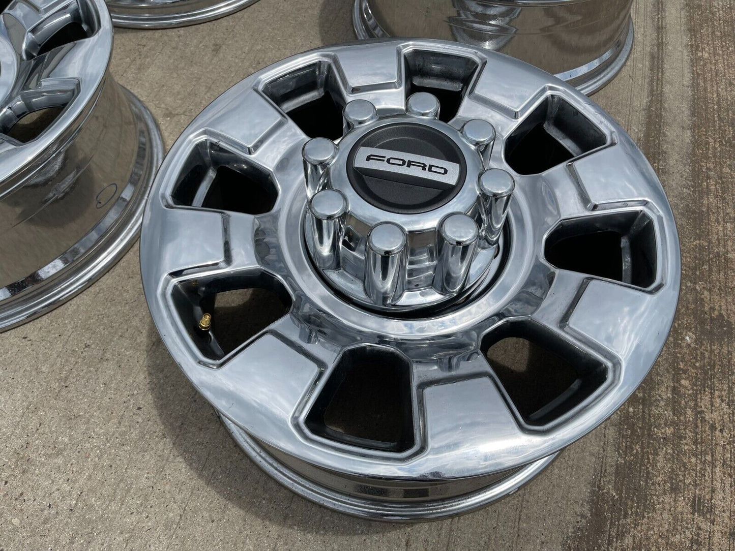 20" Ford F-250 F-350 OEM chrome Lariat 10295 25085 wheels rims 2023 2024 2025