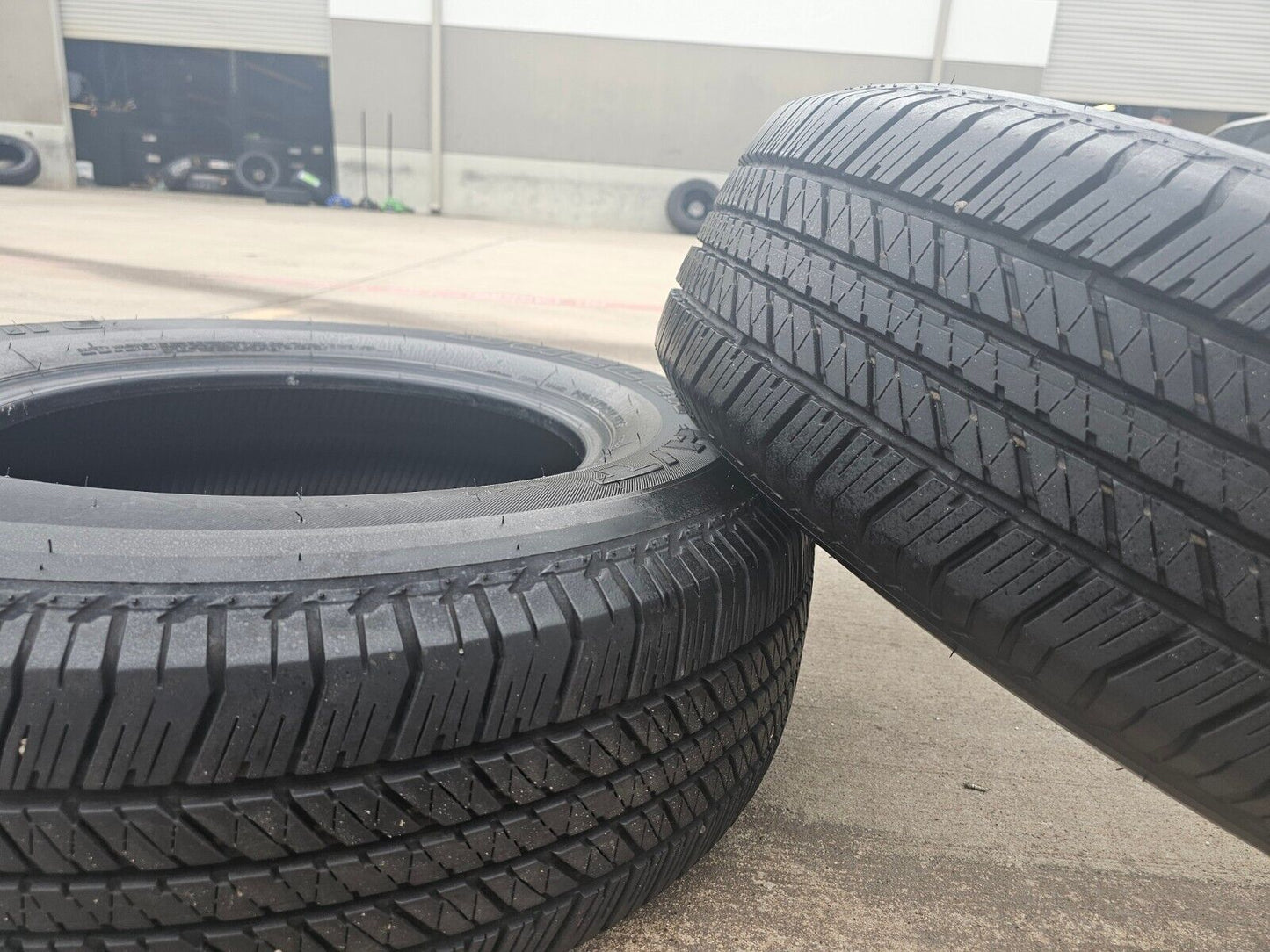 265/70/17 Bridgestone Dueler H/T 684 II tire spare 113S