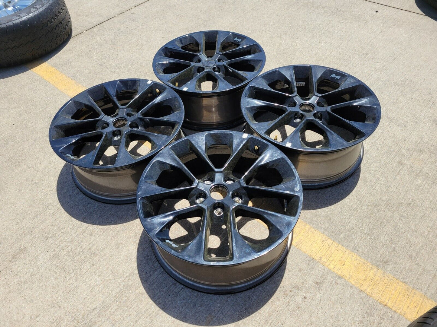 20" Jeep Wrangler HIGH ALTITUDE OEM Black wheels rims Gladiator 9262 96902