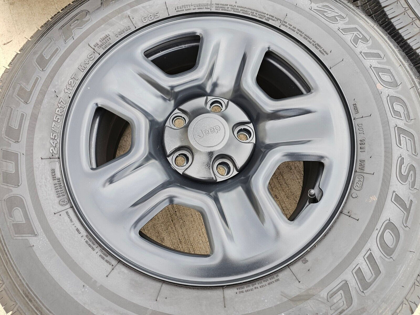 17" Jeep Wrangler Rubicon Sahara OEM wheels rims 9240 9220 black 2022 2023 2024