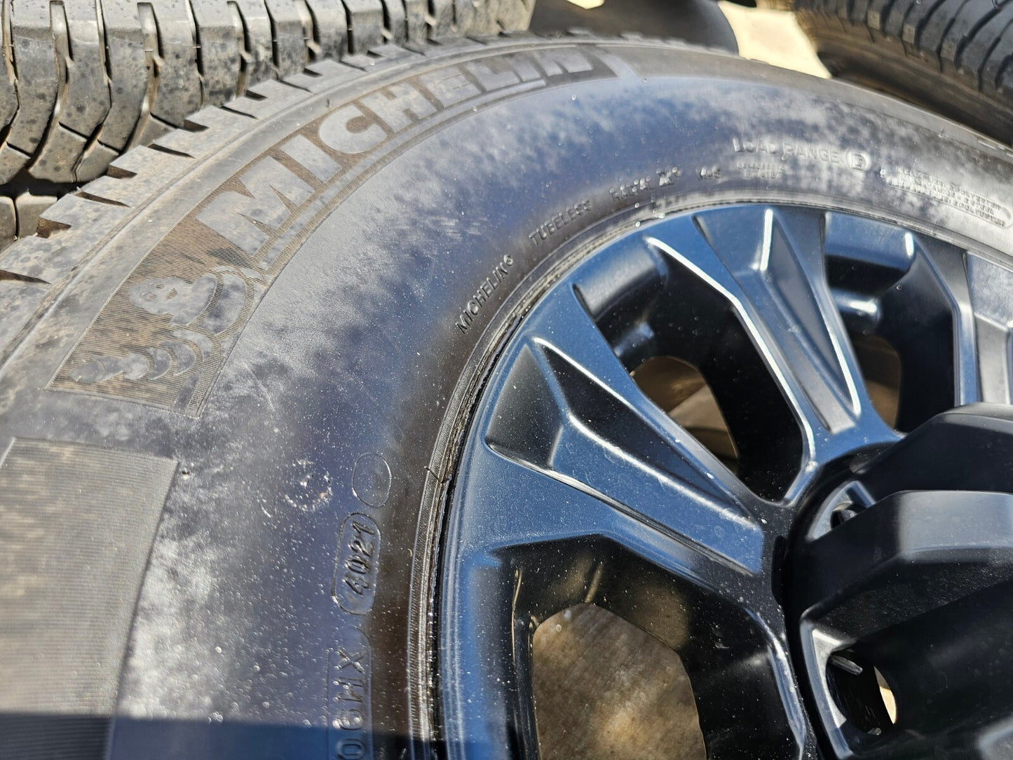 18" Ford F-250 F-350 OEM rims wheels 10097 tires MICHELIN