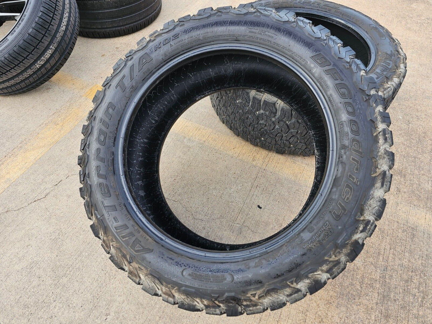 (1) 35x12.5x22 BFGoodrich BFG All Terrain A/T T/A KO2 tire 117R E 10 PLY
