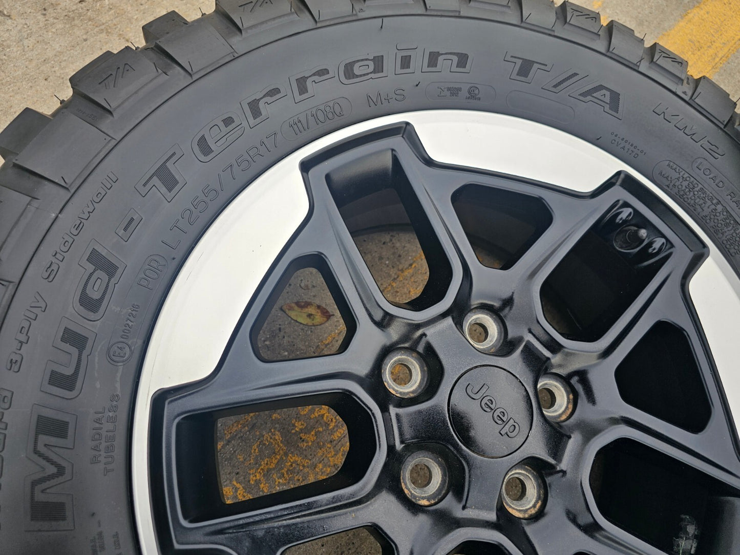 17" Jeep Wrangler Rubicon OEM Black wheels rims Gladiator 9219 tires