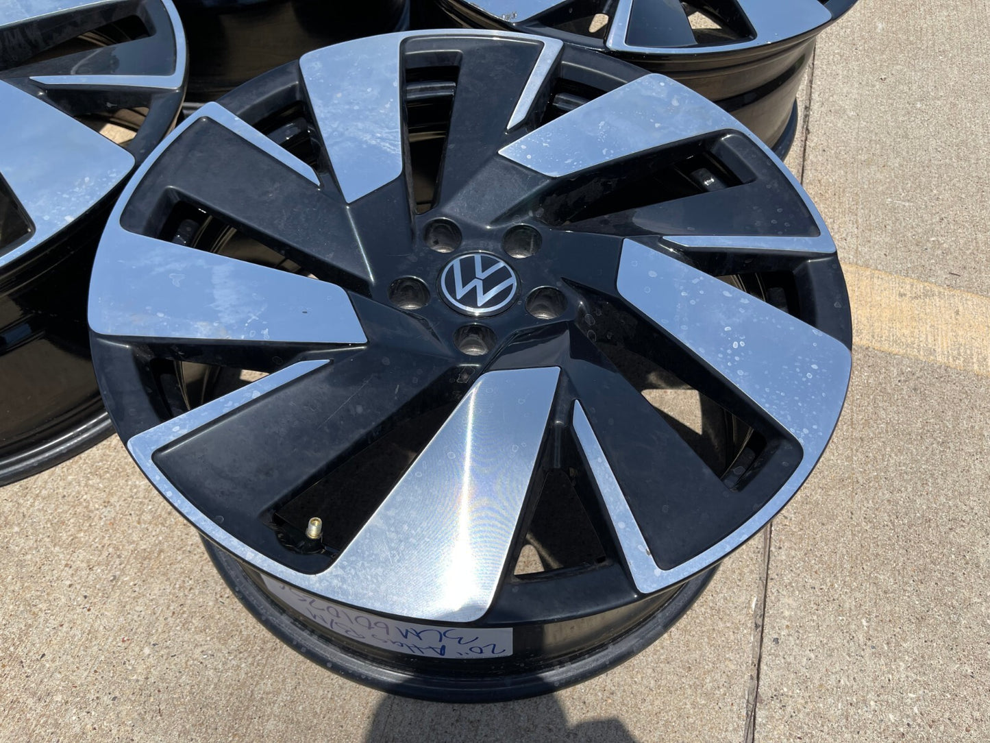 20" VW Atlas OEM wheels rims black Audi Q7 Q8 2020 2021 2022 2023 2024 2025 2026