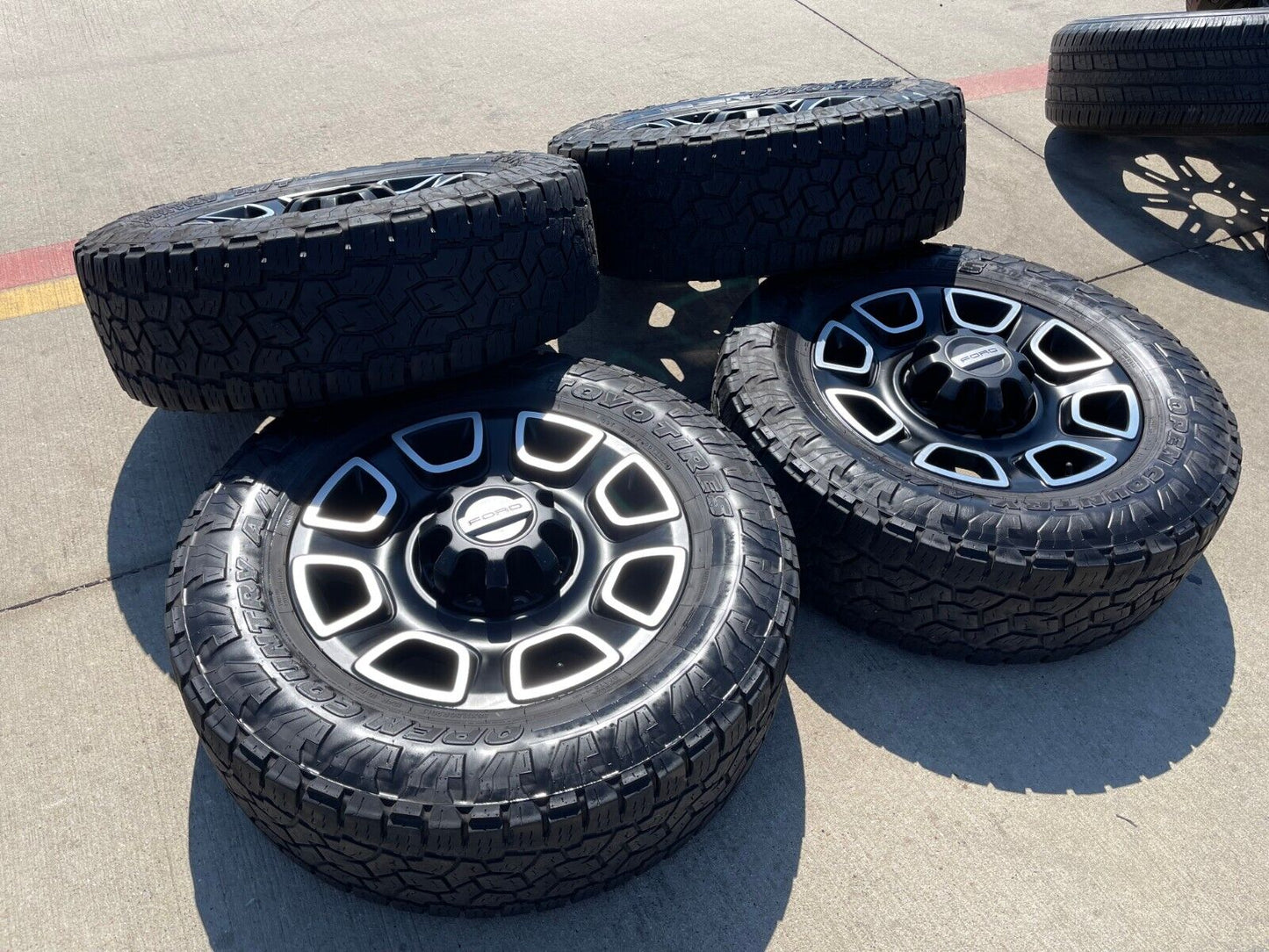 20" Ford F-250 F-350 OEM Lariat Platinum wheels rims 10486 tires TOYO