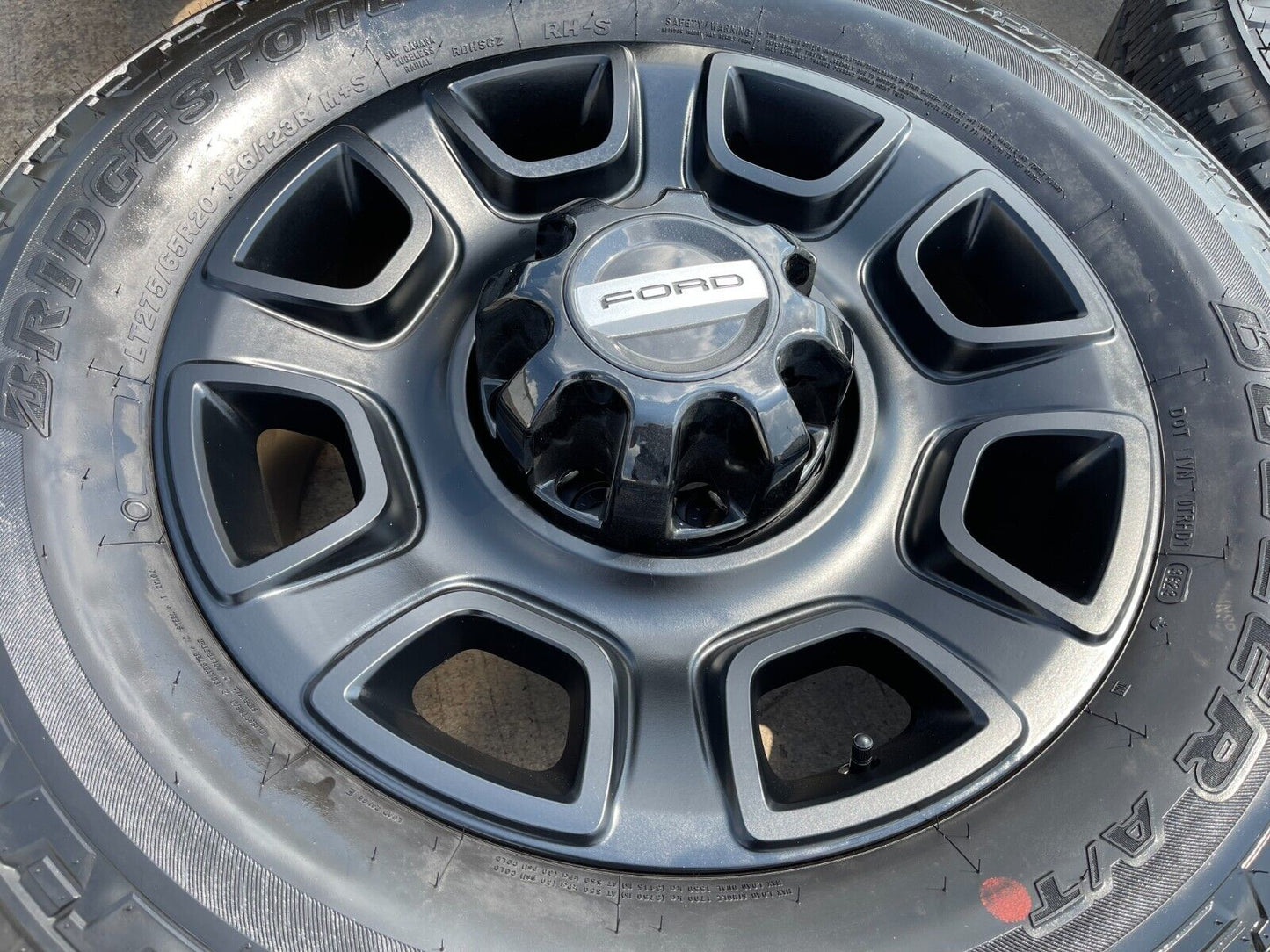 20" Ford F-250 F-350 OEM Lariat Platinum wheels rims 10486 tires 2024 2025 NEW