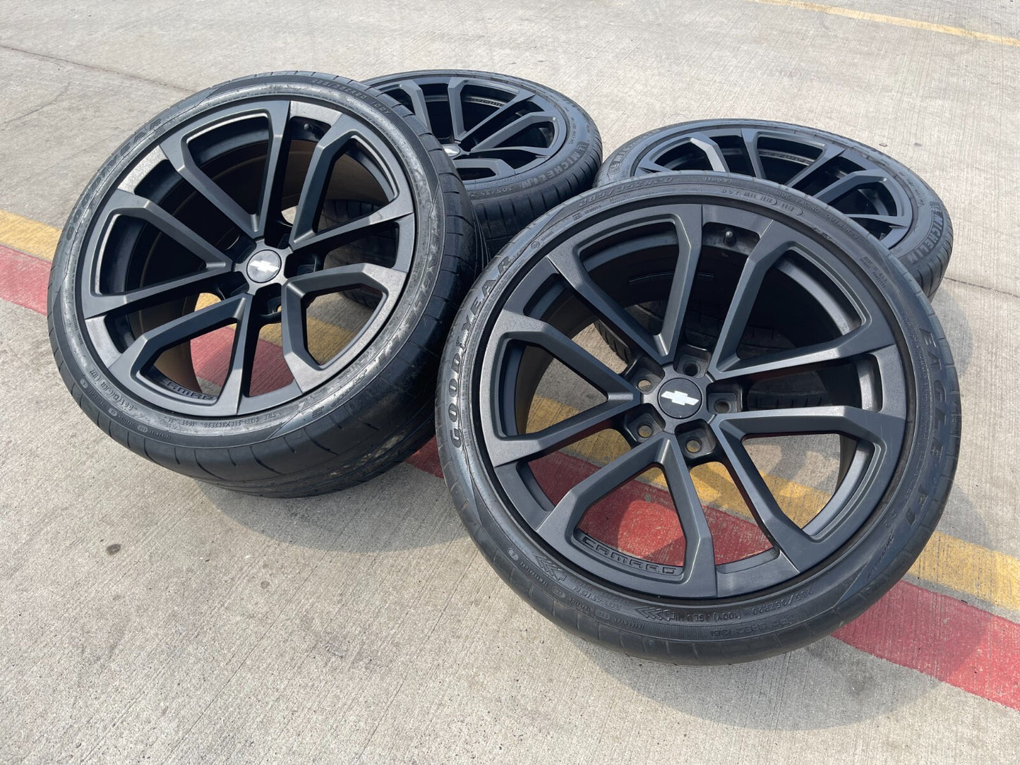 20" Chevy Camaro ZL1 OEM staggered wheels rims 5547 5548 tires
