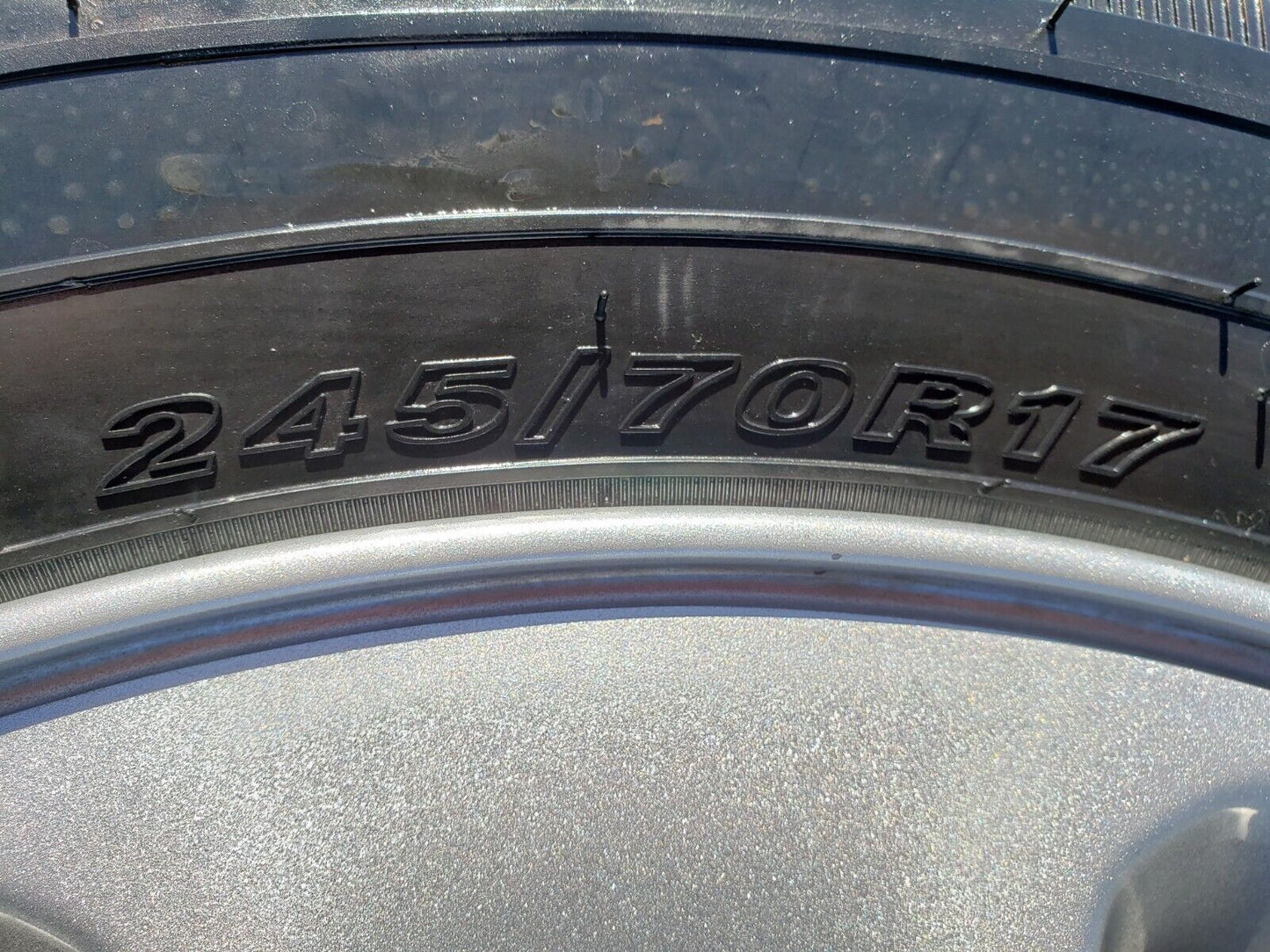 17" Jeep Grand Cherokee OEM wheels rims 9135 tires