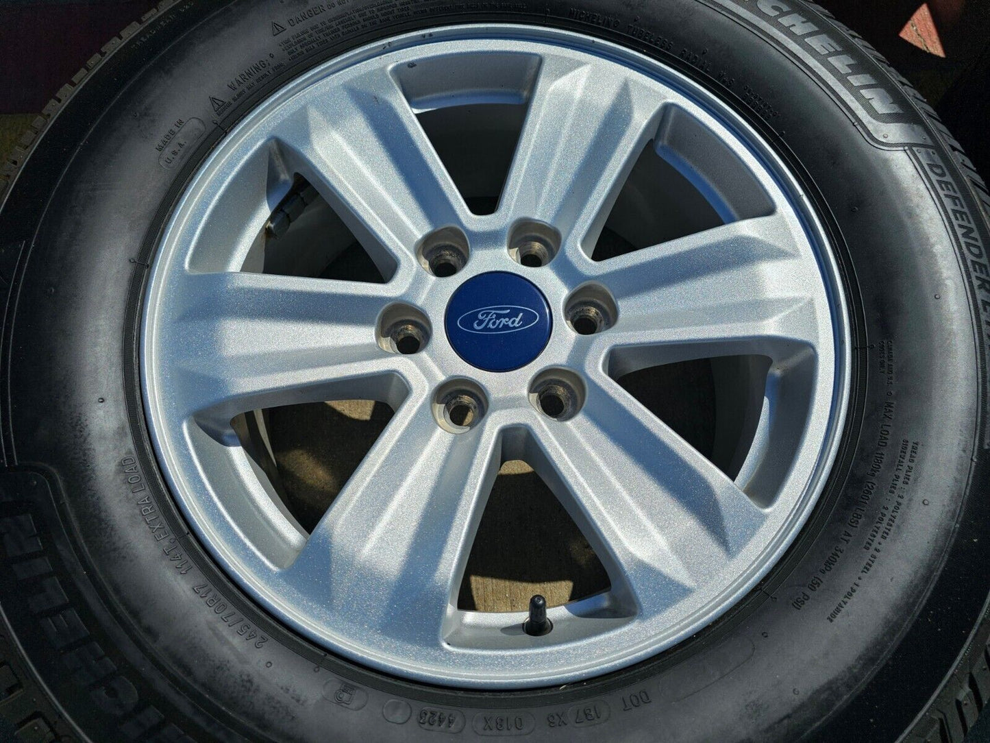 17" Ford F-150 Expedition OEM 3995 rims wheels tires MICHELIN