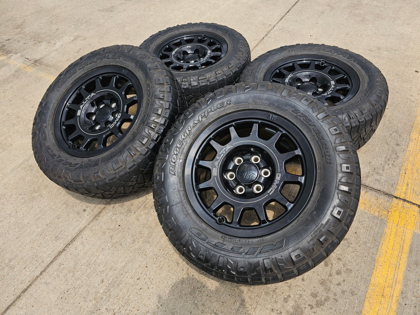 (4) 18" AEV SALTA GMC Sierra AT4X Chevy Silverado OEM rims wheels 2023 2024 2025