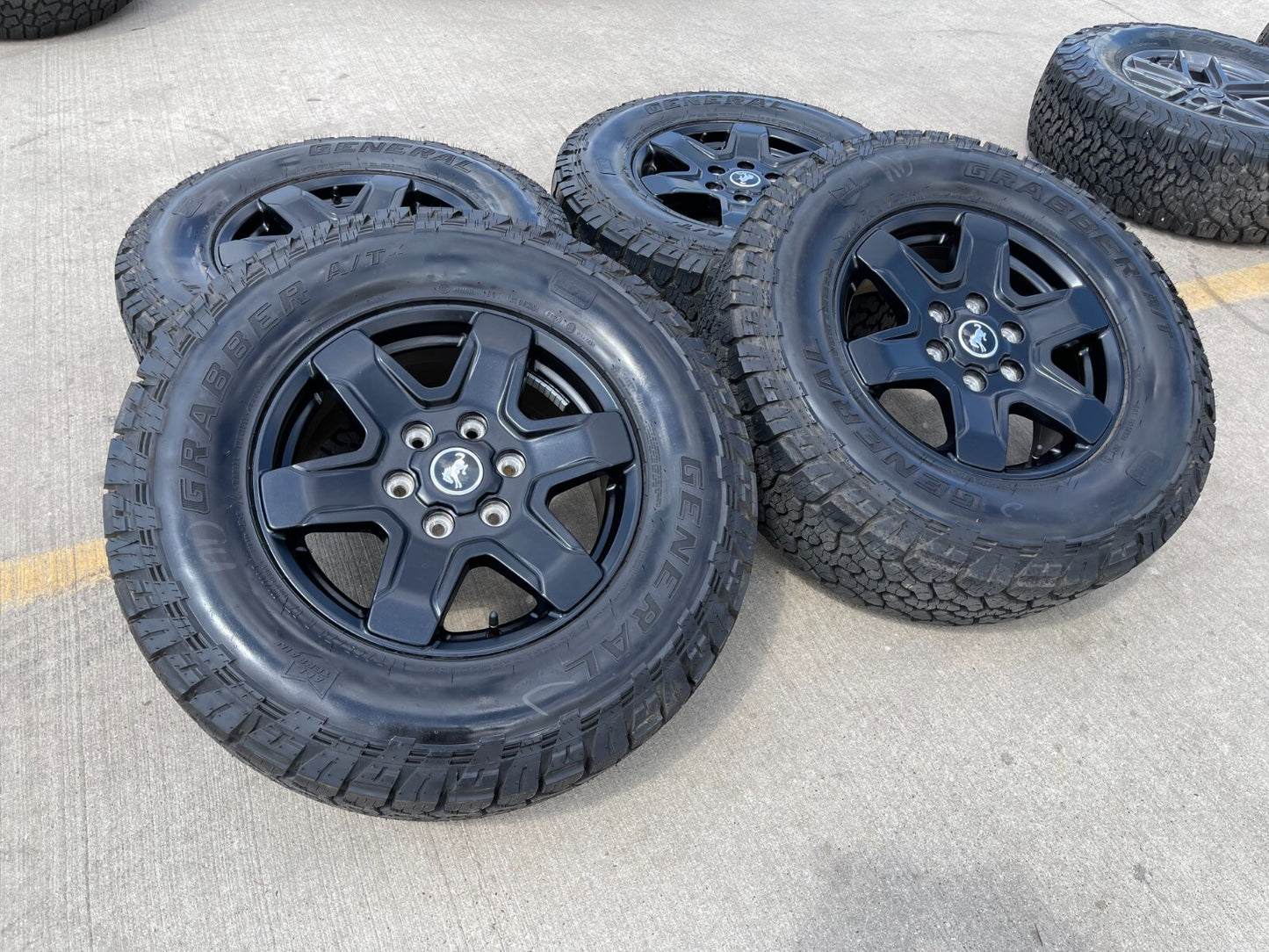 (4) 17" Ford Bronco wheels rims 95292 10383 SASQUATCH Ranger 2023 2024 2025 NEW