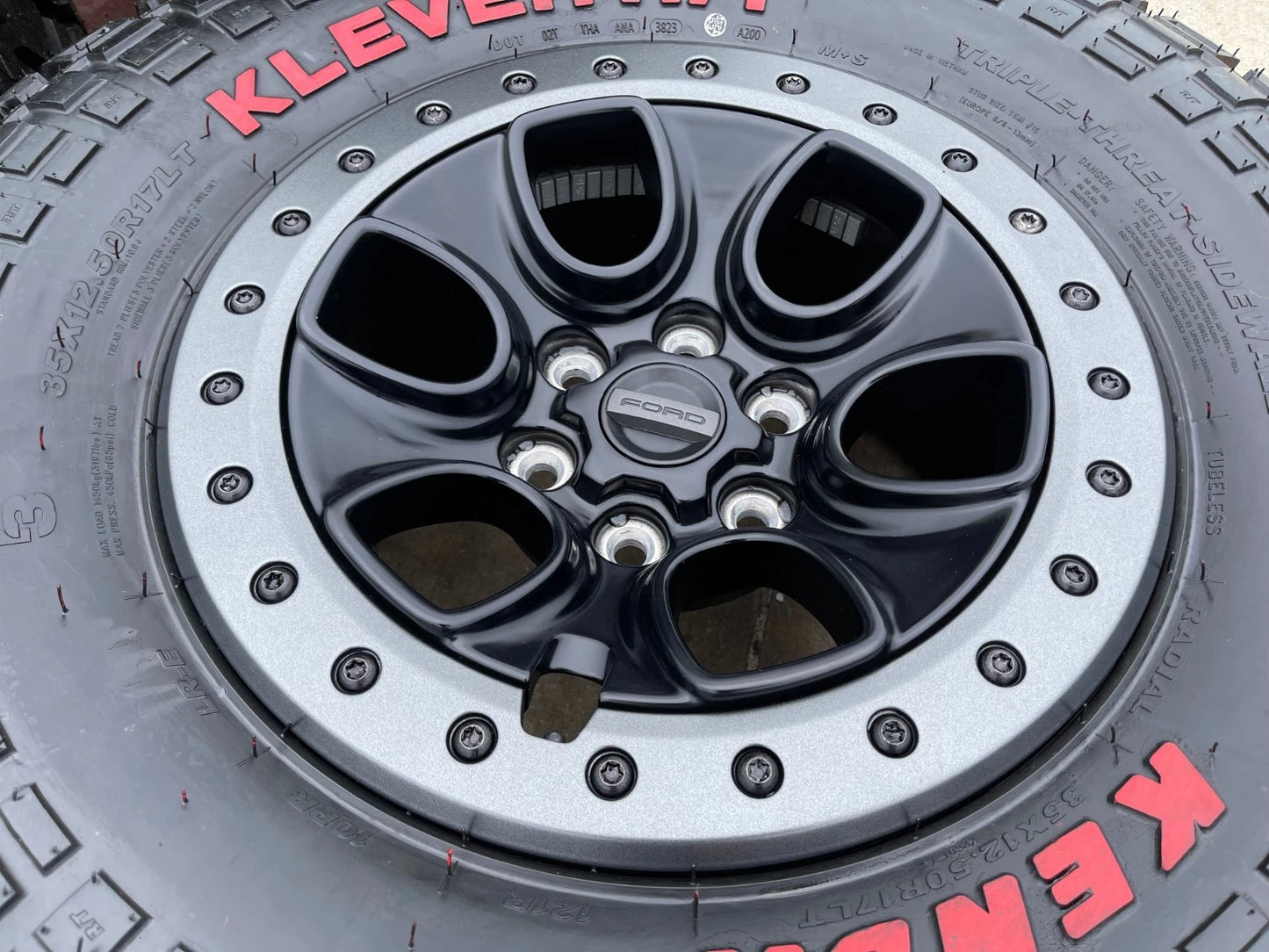17" Ford F-150 Raptor OEM BEADLOCK rims wheels 10459 95210 KENDA 35" tires NEW