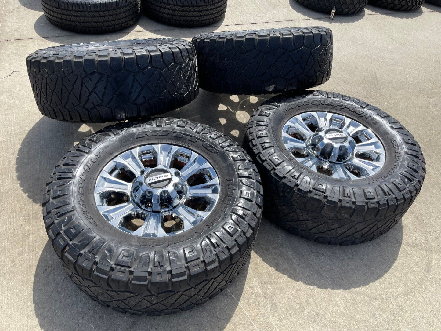 18" Ford F-250 F-350 OEM rims wheels 10097 tires 35" NITTO