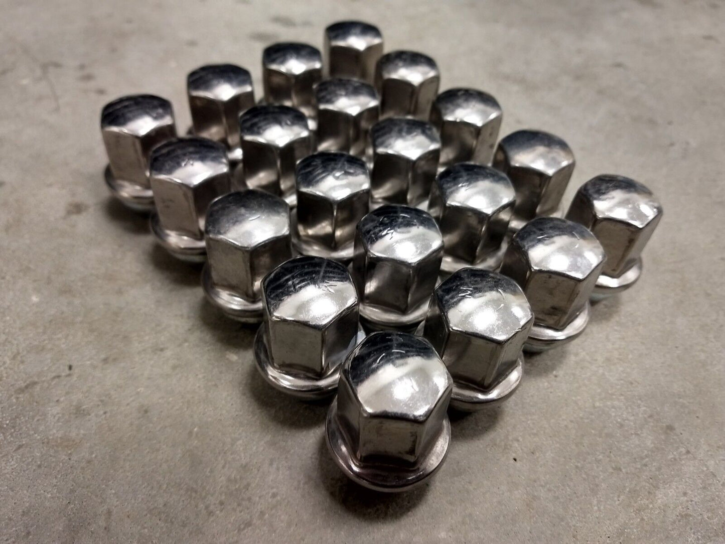 (20) 14x1.5 OEM Dodge RAM 1500 Charger Challenger SRT lug nuts polished OE