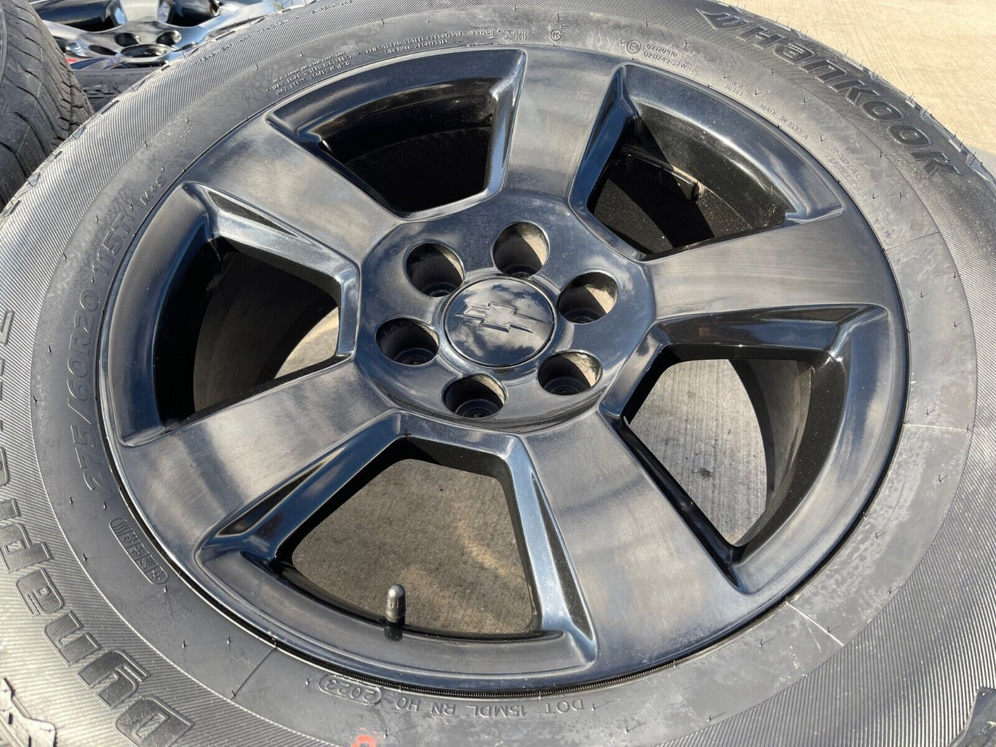 20" Chevy Silverado 1500 Tahoe Suburban OEM wheels rims 5652 tires GMC