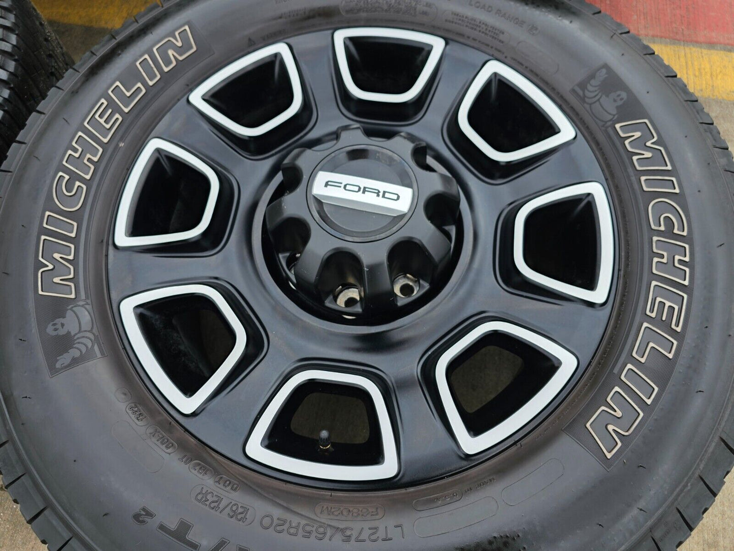 20" Ford F-250 F-350 OEM Lariat Platinum wheels rims 10486 tires 2023 2024 2025