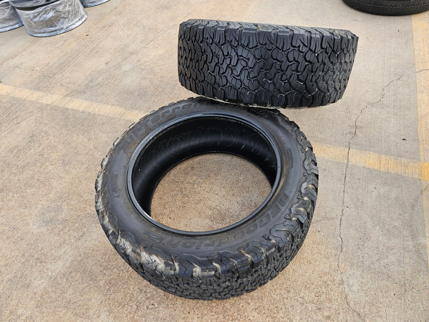 (1) 35x12.5x22 BFGoodrich BFG All Terrain A/T T/A KO2 tire 117R E 10 PLY