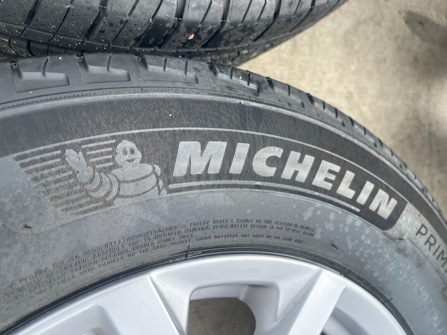 18" Jeep Grand Cherokee L OEM wheels rims 95198 Durango tires MICHELIN