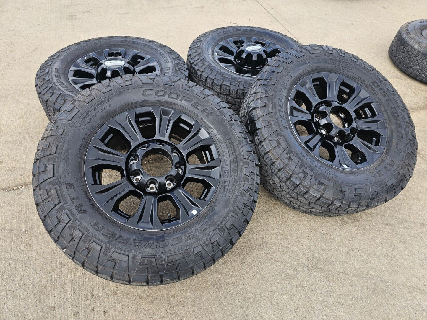 18" Ford F-250 F-350 OEM TREMOR black rims wheels 10097 tires COOPER 33"