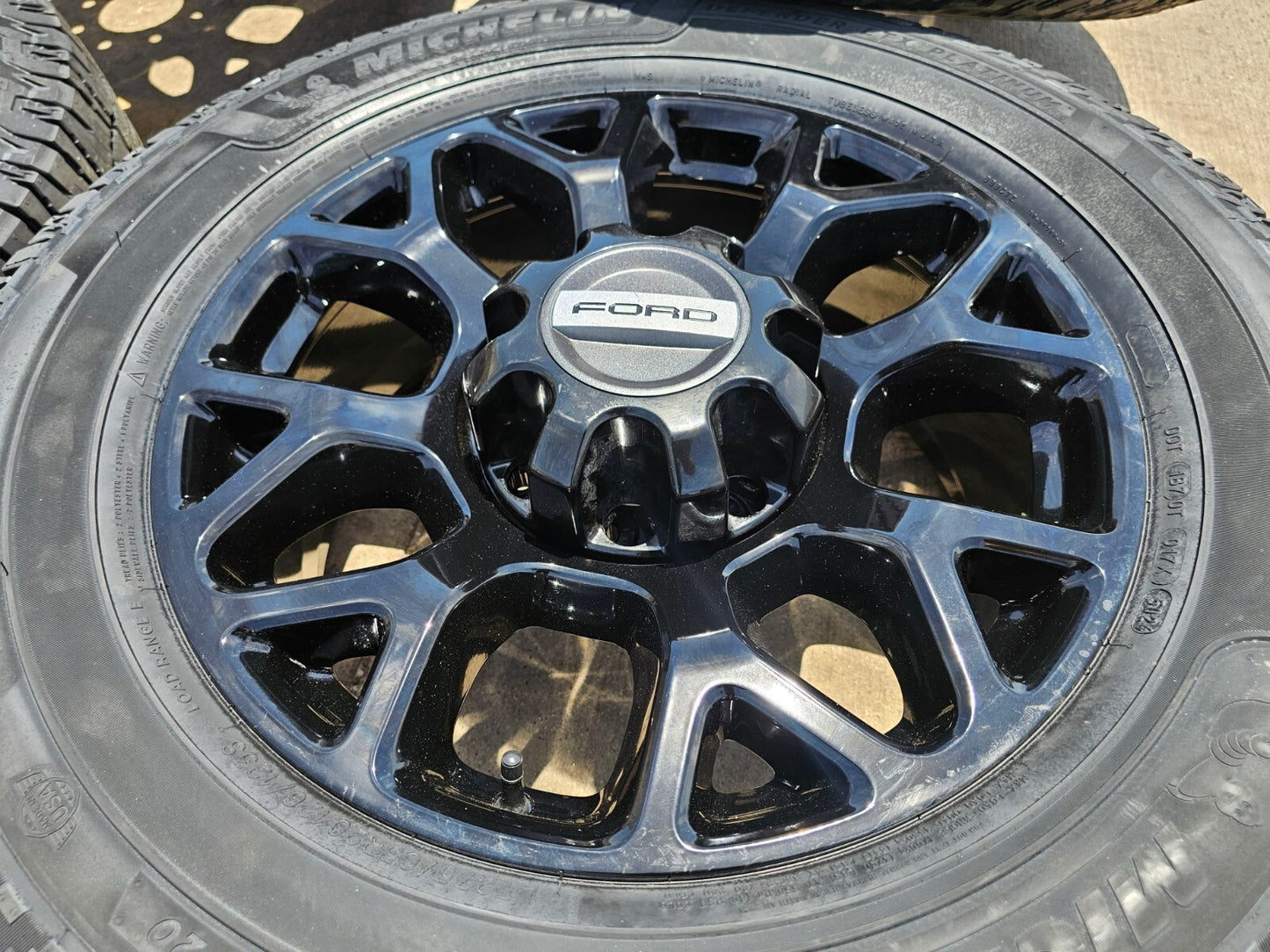 20" Ford F-250 F-350 OEM Lariat wheels rims 10292 tires MICHELIN NEW