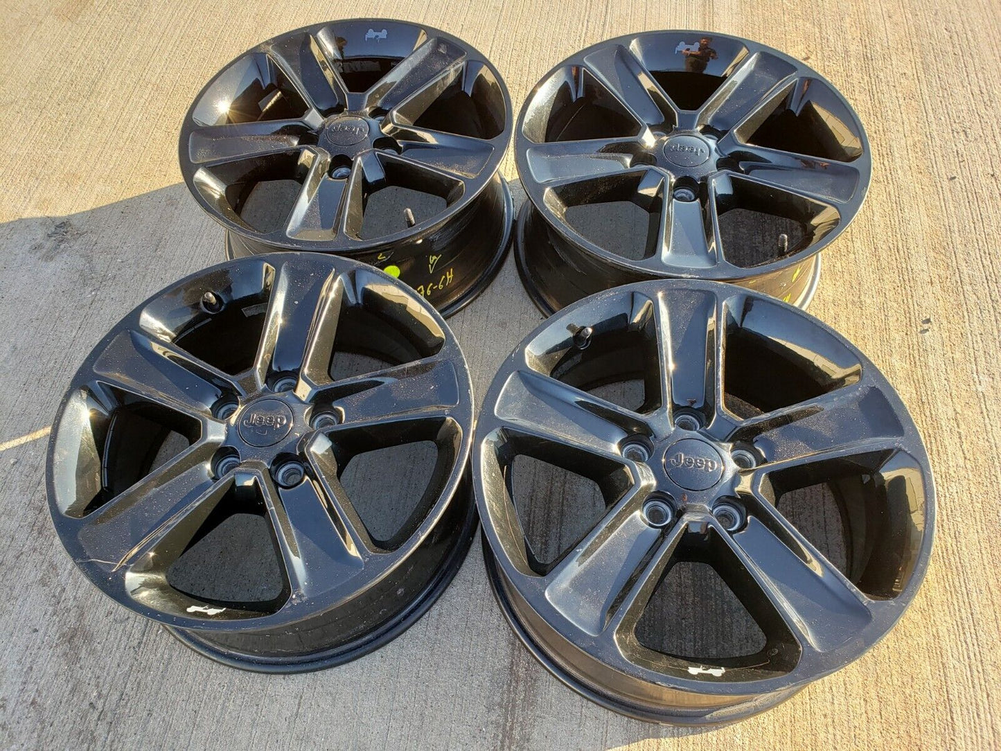 18" Jeep Wrangler Altitude Black OEM 9255 9221 wheels rims 2021 2022 2023 2024
