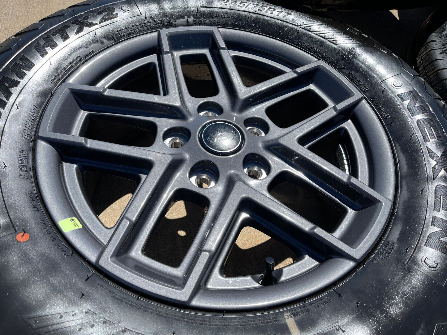 17" Jeep Wrangler Rubicon Sport S OEM wheels rims 51649 Gladiator 2024 2025 NEW