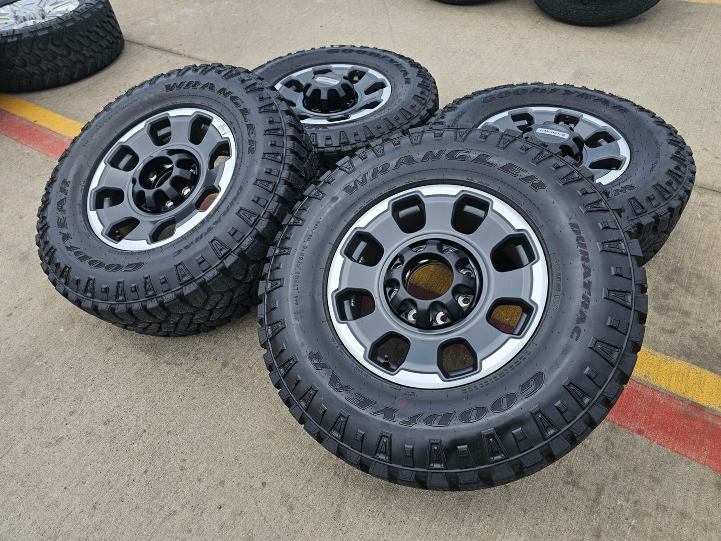 18" Ford F-250 F-350 OEM TREMOR 10482 rims wheels tires 35" GOODYEAR DURATRAC