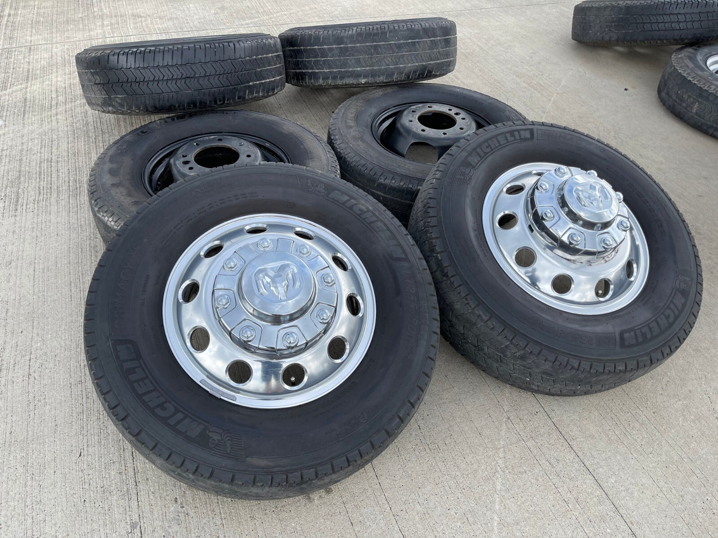 17" Dodge Ram 3500 Dually Laramie 8x200 wheels rims 2701 2702 OEM MICHELIN