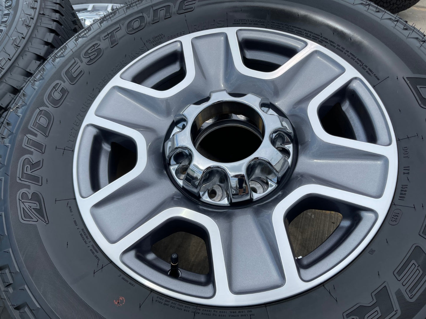 18" Ford F-250 F-350 Lariat FX-4 OEM gray wheels 10298 tires 2024 2025 2026 NEW