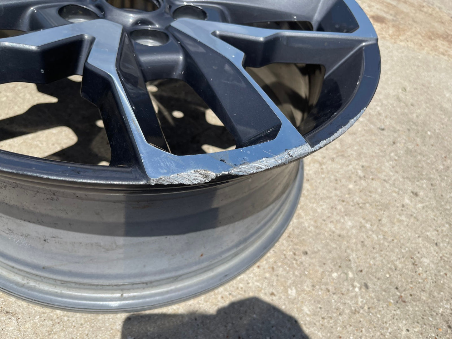 (1) 20" Jeep Wrangler Rubicon 4XE OEM 04755613AA wheel rim Gladiator 2024 2025
