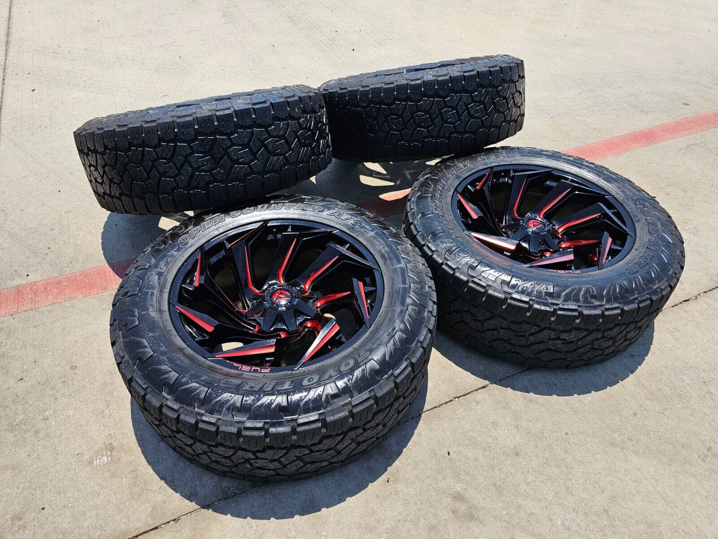 22x10 FUEL D775 Reaction Chevy Dodge Ram 2500 3500 wheels rims 37" 8x165 8x6.5
