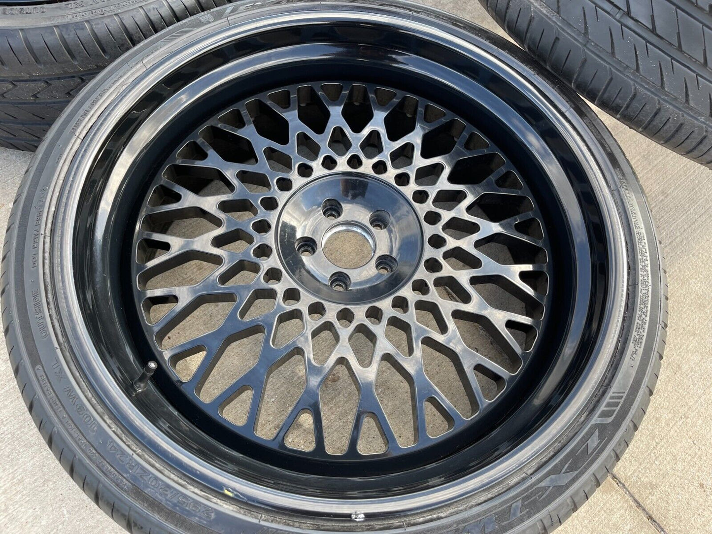 24x9 FORGIATO Rolls Royce Cullinan Phantom wheels rims tires black 5x112