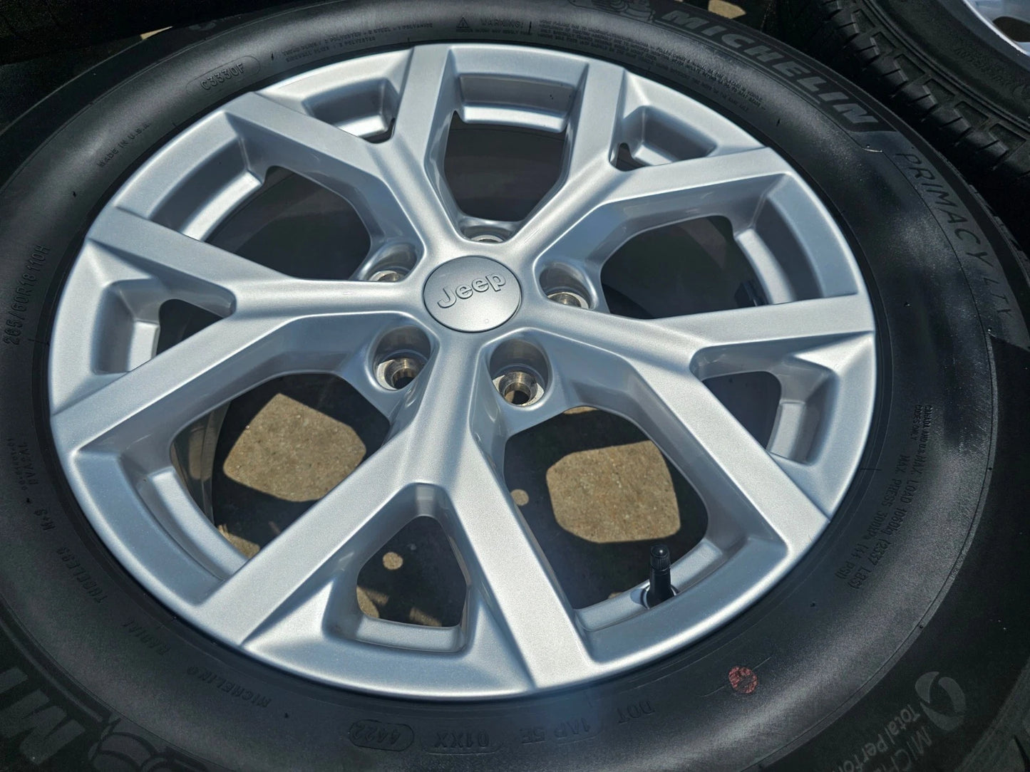 18" Jeep Grand Cherokee L OEM wheels rims 9285 Durango tires MICHELIN