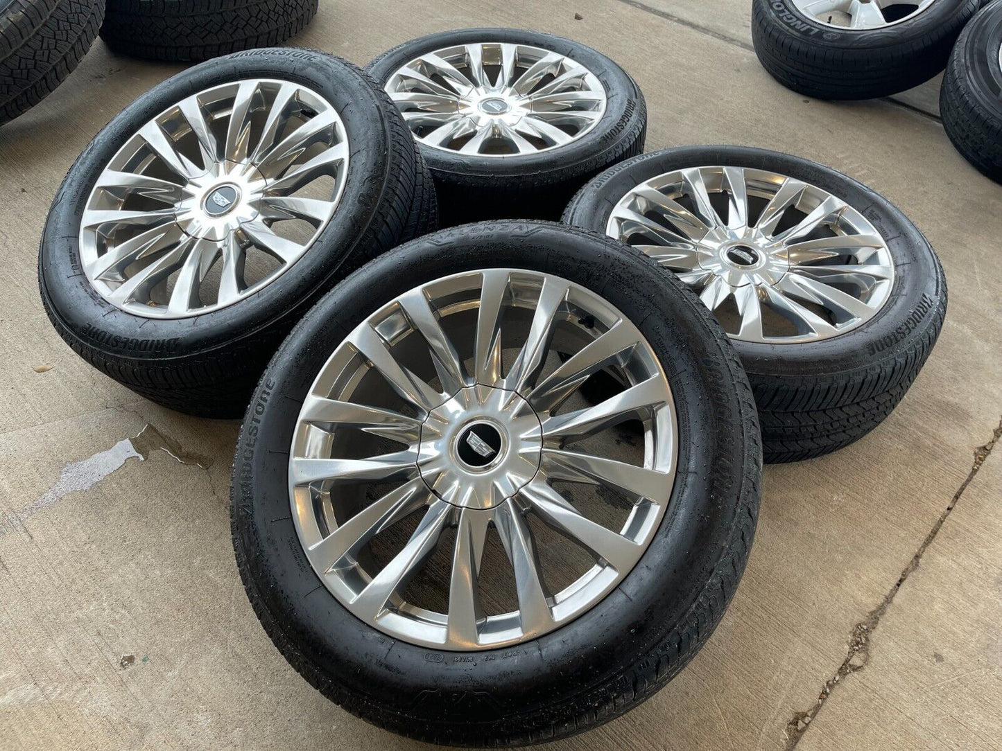 22" Cadillac Escalade Platinum OEM wheels rims 95026 tires