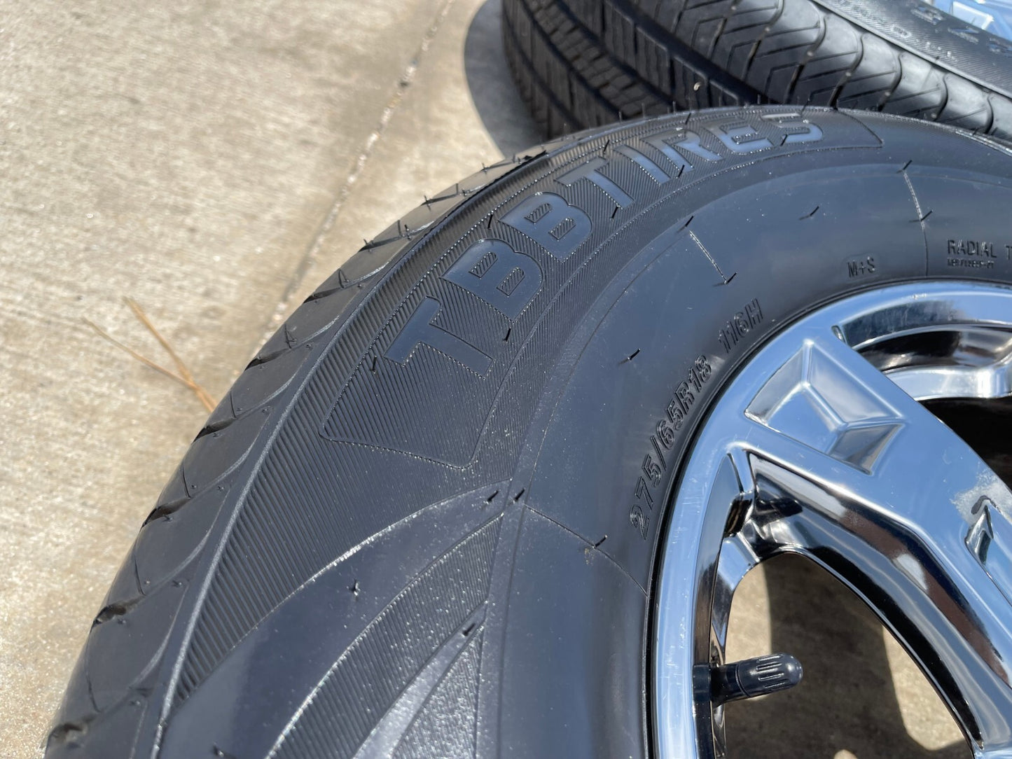 18" Ford F-150 Expedition OEM chrome rims wheels tires