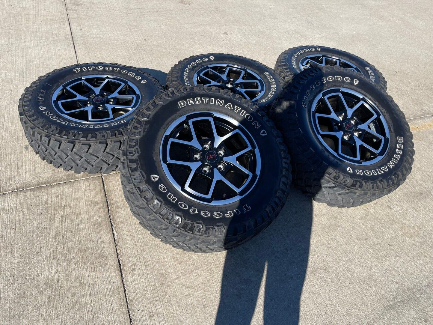 17" Jeep Wrangler Rubicon OEM wheels rims Gladiator tires 2023 2024 2025