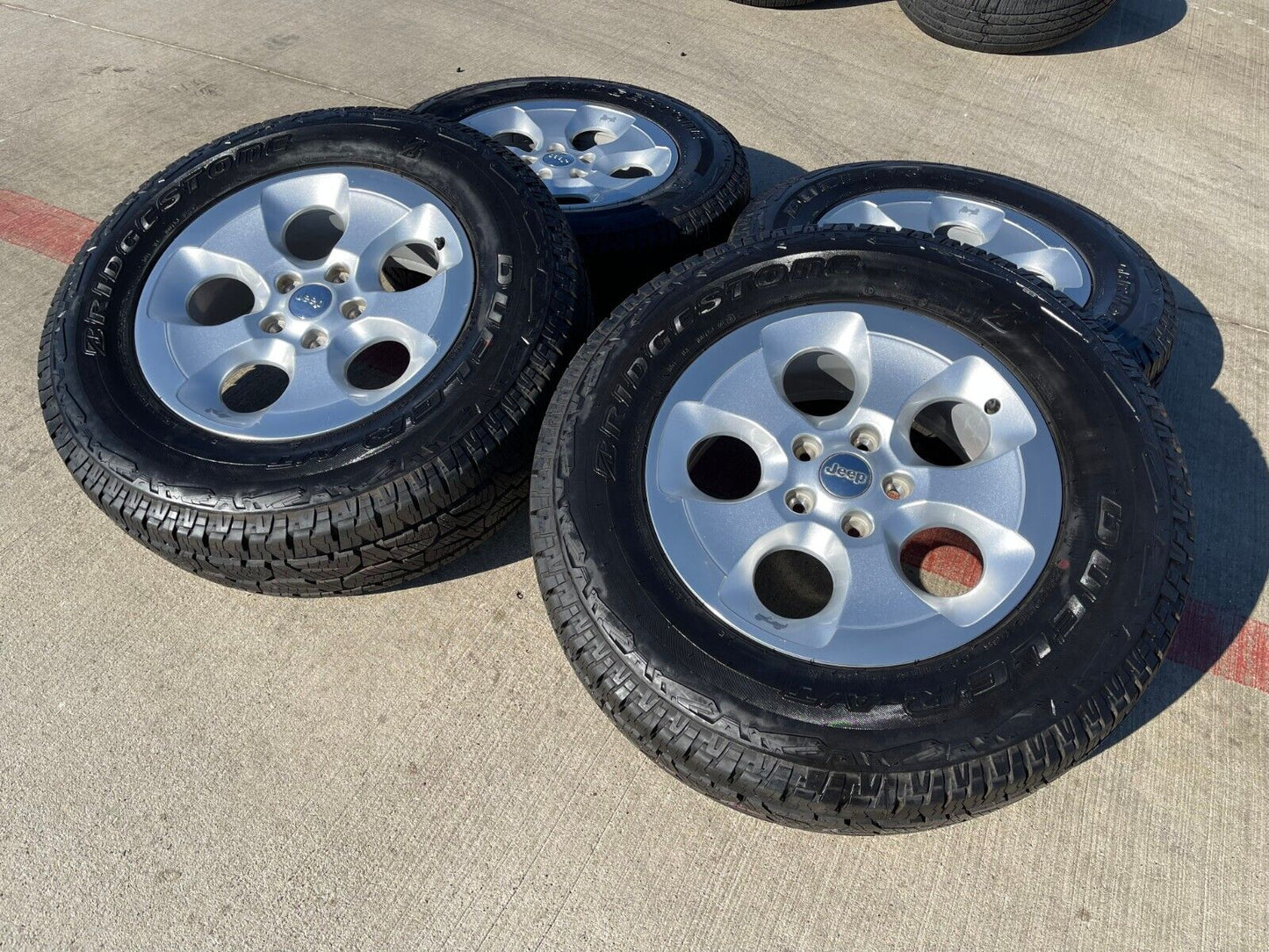 18" Jeep Wrangler Sahara OEM wheels rims 9119 NEW A/T tires