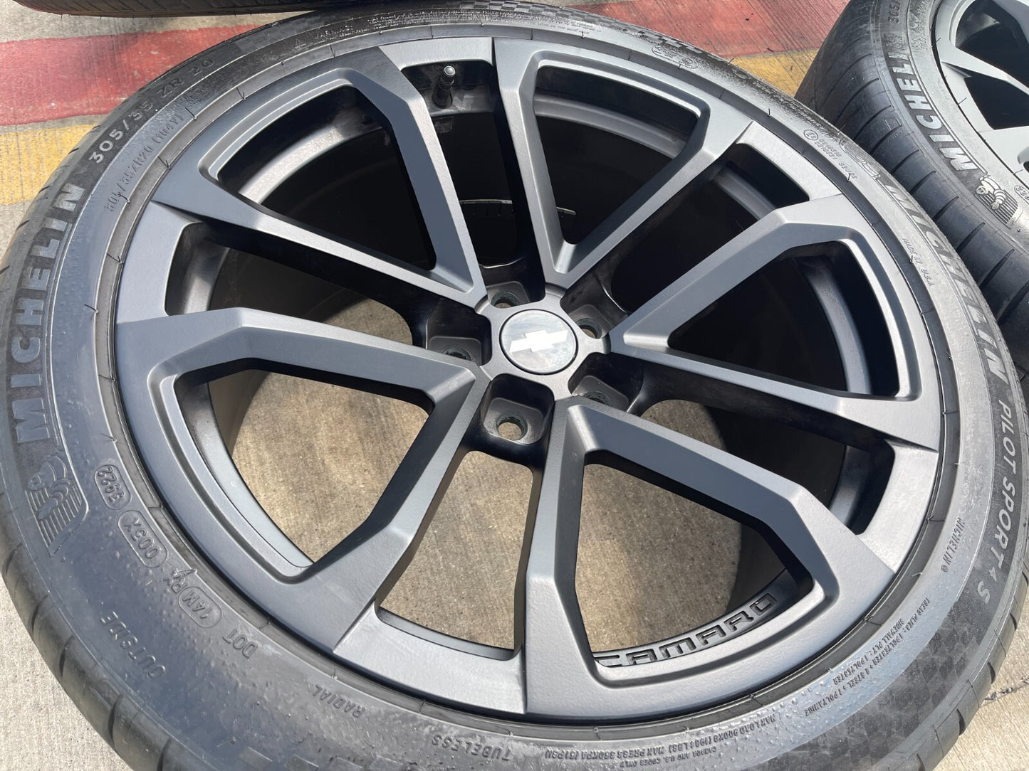 20" Chevy Camaro ZL1 OEM staggered wheels rims 5547 5548 tires