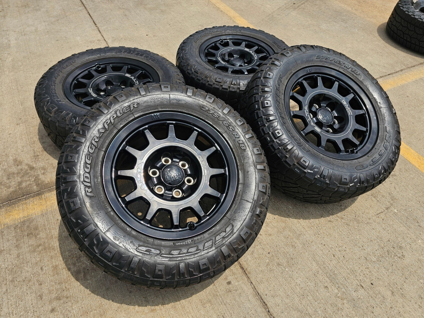 (4) 18" AEV SALTA GMC Sierra AT4X Chevy Silverado OEM rims wheels 2023 2024 2025
