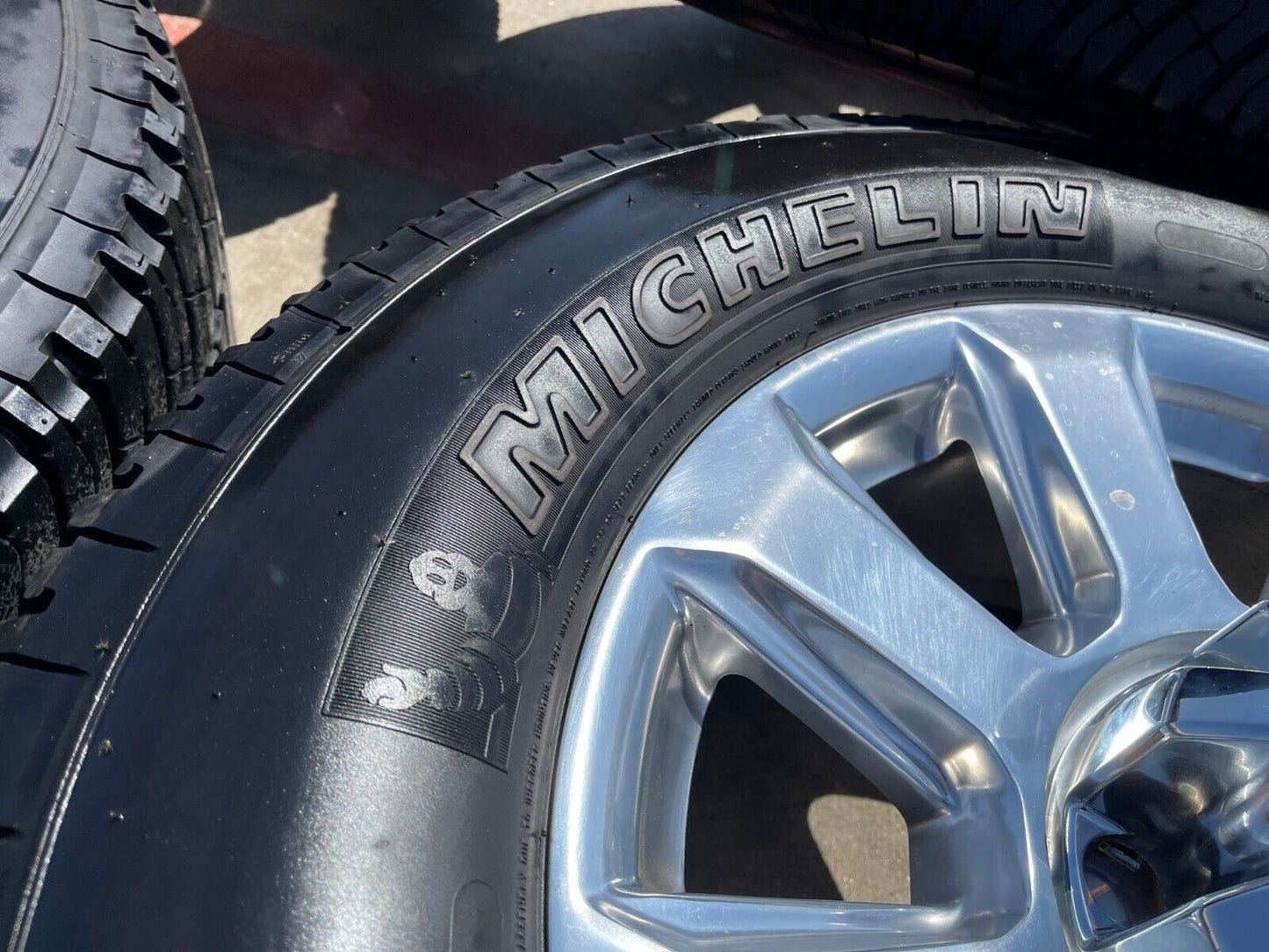 20" Ford F-250 F-350 Platinum OEM rims wheels 10103 tires MICHELIN