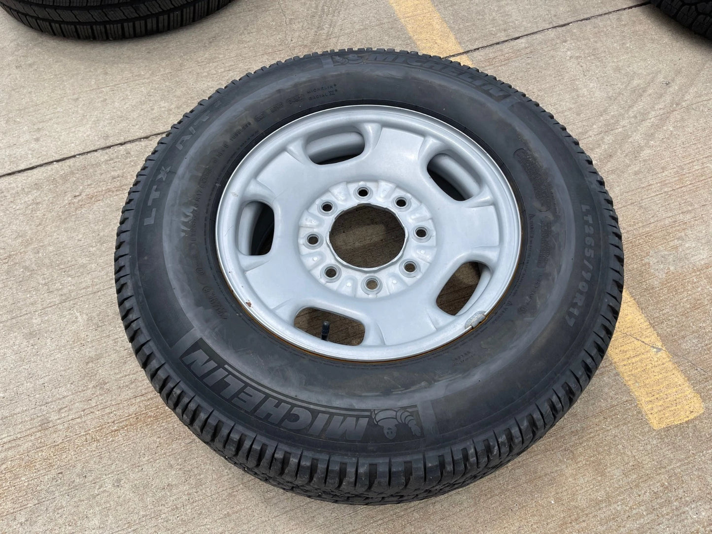 17" Chevy Silverado GMC Sierra 2500 OEM 8095 wheel rim MICHELIN LTX A/T2
