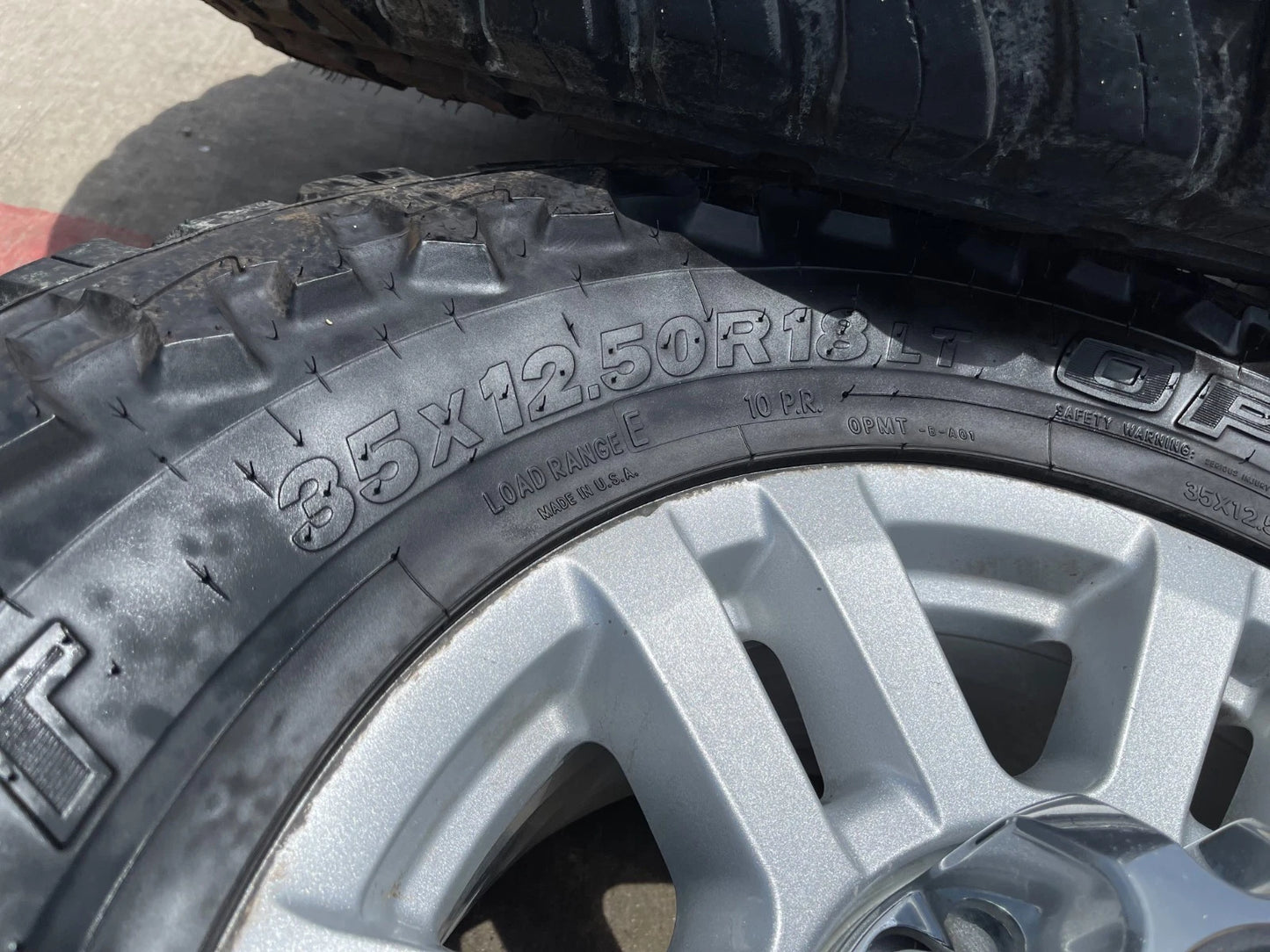 18" Ford F-250 F-350 OEM 10098 rims wheels tires TOYO 35"