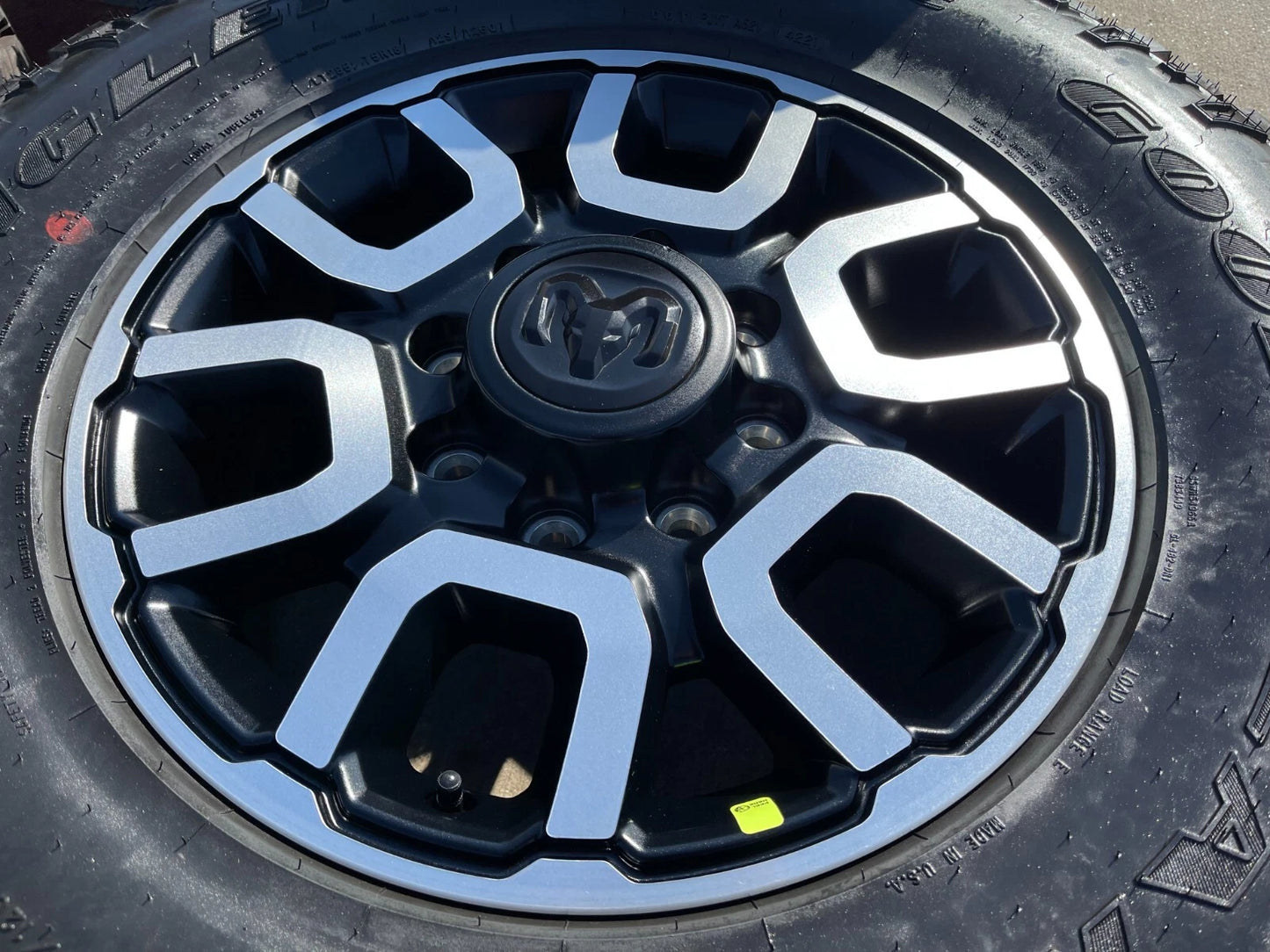 18" Ram 2500 3500 LARAMIE OEM wheels rims 2694 tires 35" DURATRAC NEW
