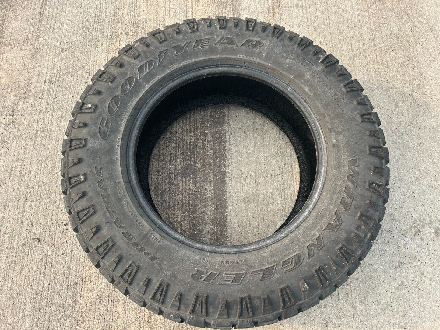 (1) 275/65/18 Goodyear Wrangler Duratrac tire