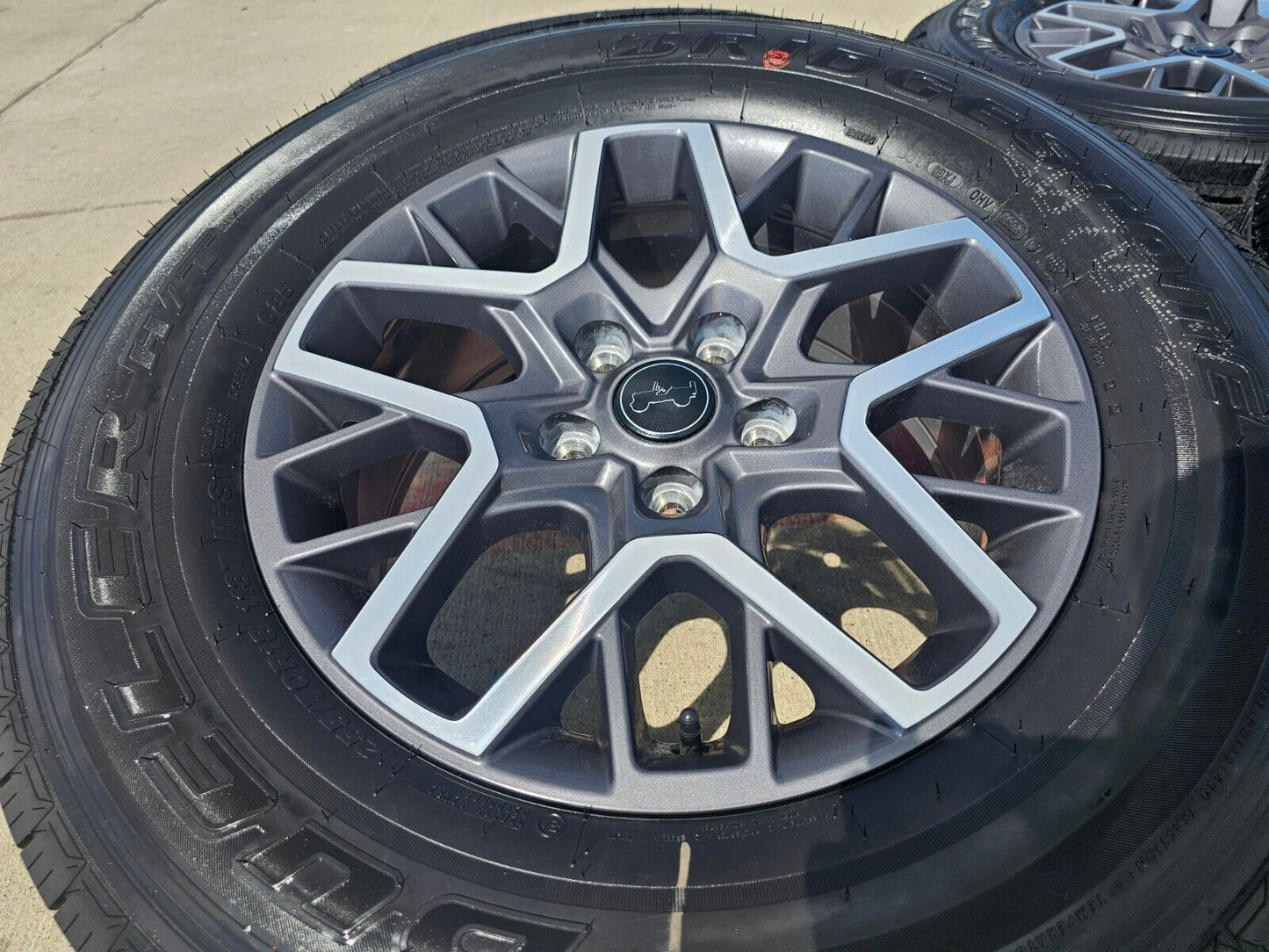 18" Jeep Grand Cherokee OEM wheels rims Wrangler 51649 2023 2024 2025 NEW