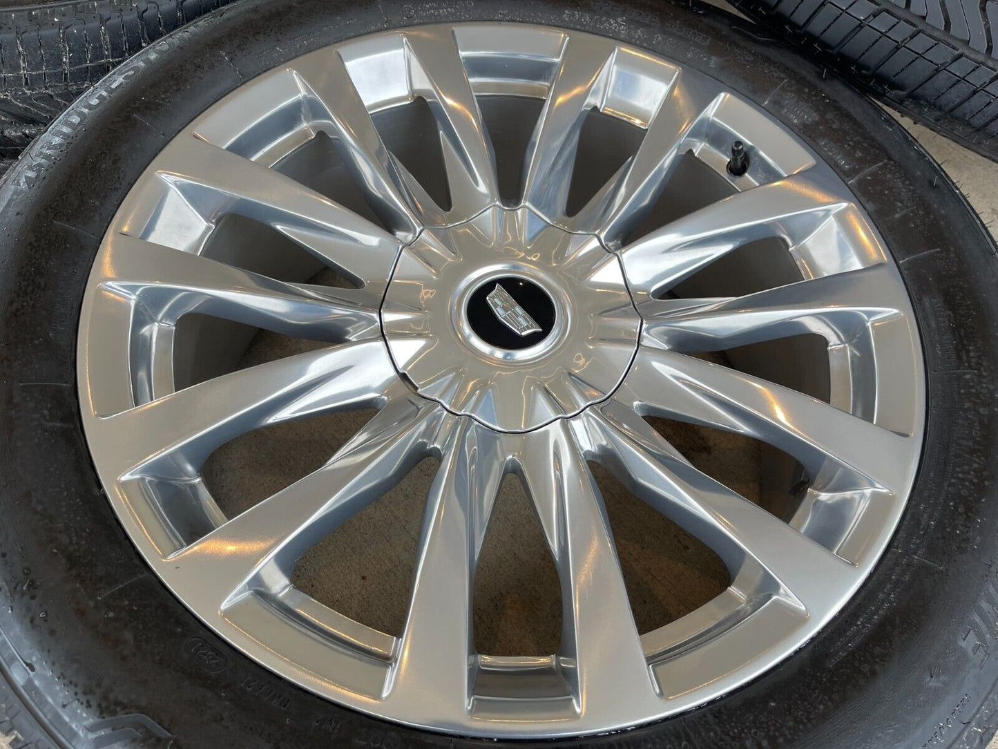 22" Cadillac Escalade Platinum OEM wheels rims 95026 tires