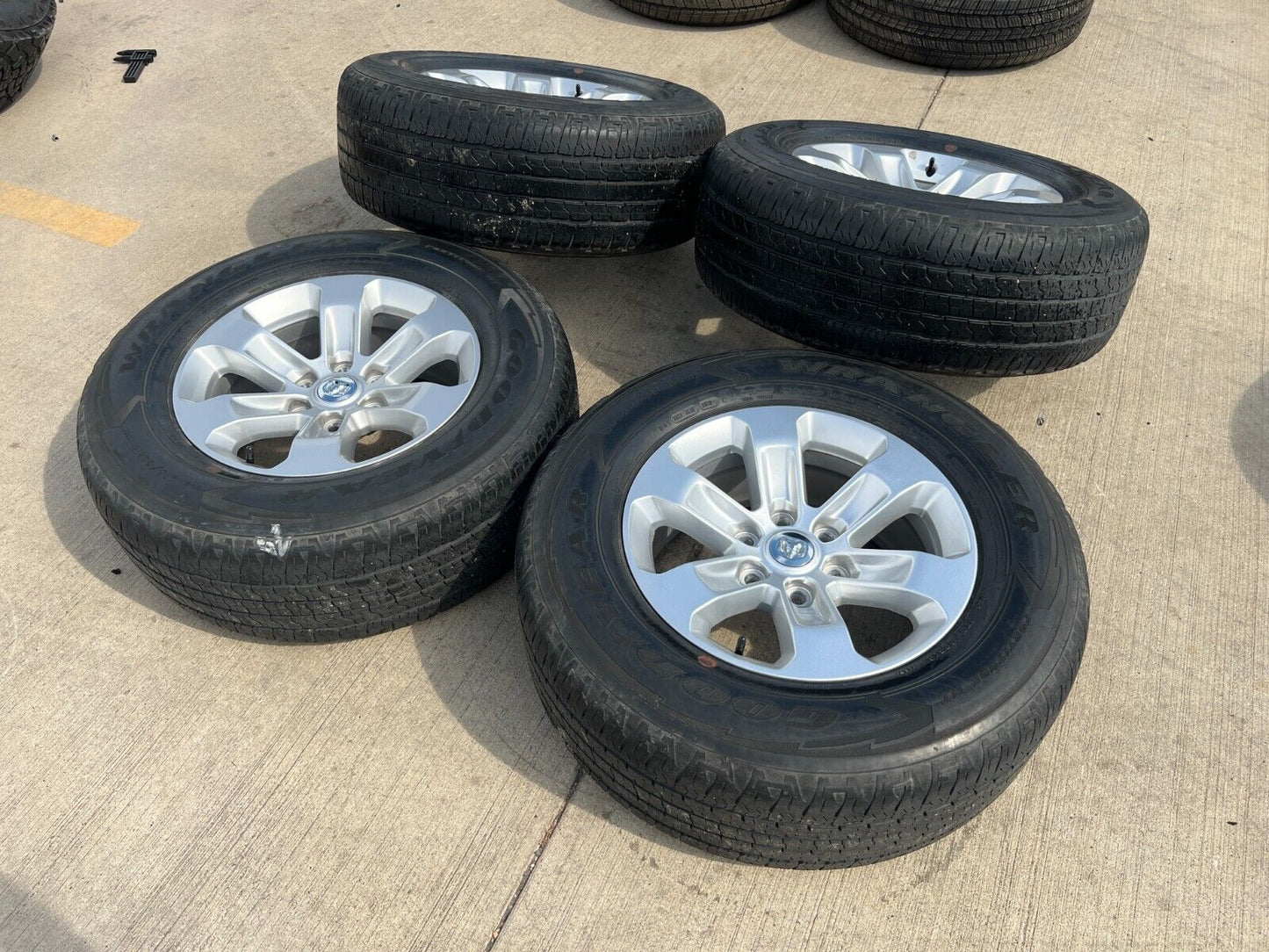 18" Dodge Ram 1500 OEM wheels rims 2672 tires 2020 2021 2022 2023 2024
